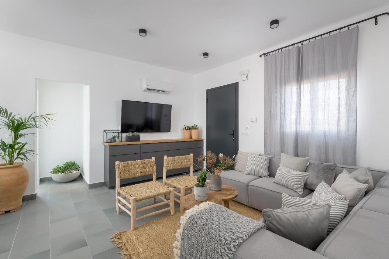 Seawater Villa Лахания Екстериор снимка
